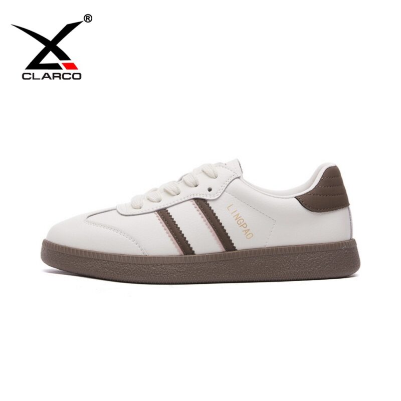China Wide Football Cleats Manufacturer